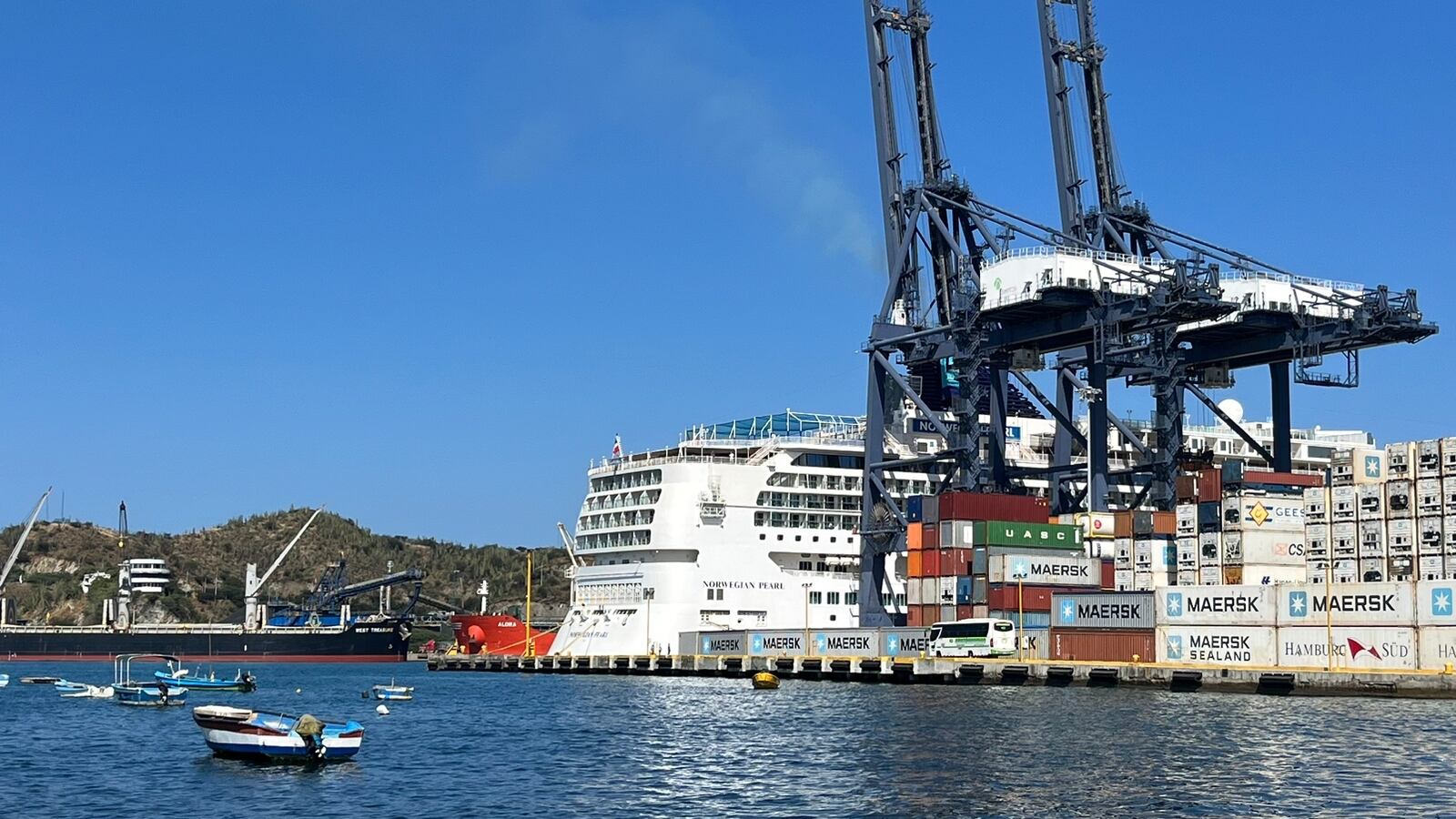 Norwegian Pearl Cruise . Caracol Radio