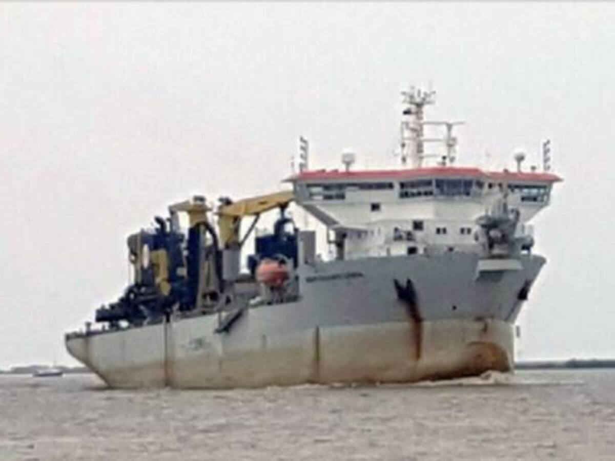 Ya llegó la draga para trabajos en el puerto de Barranquilla
