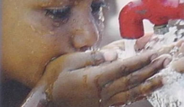 Las autoridades advierten a los habitantes de zona rural, que debe hervirse el agua, no tomarse de la llave.