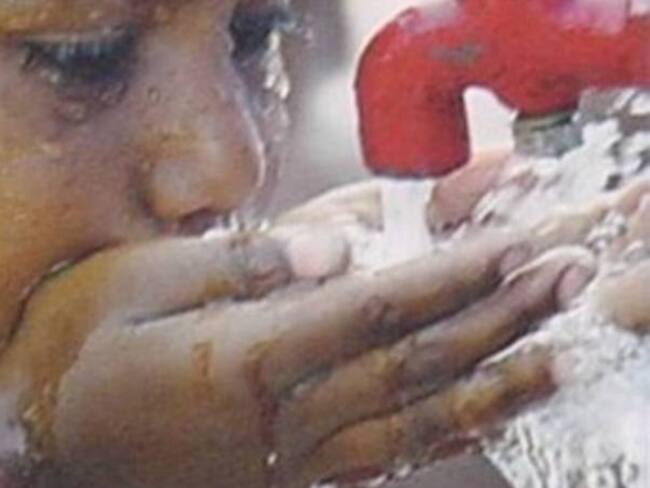 Las autoridades advierten a los habitantes de zona rural, que debe hervirse el agua, no tomarse de la llave.