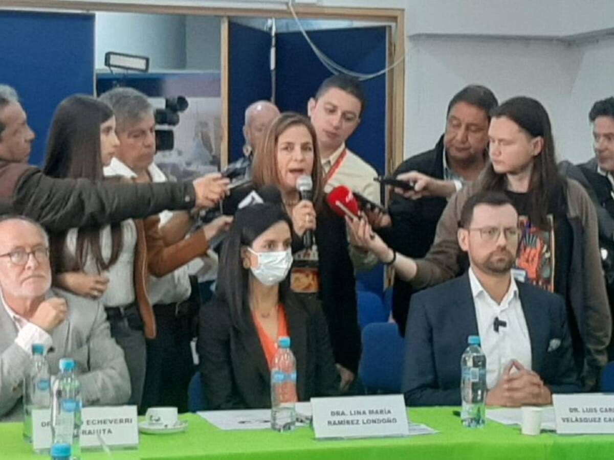 Gremios y parlamentarios de Caldas ratifican apoyo para avanzar en Aerocafé