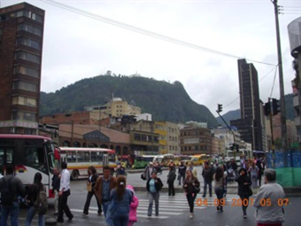 Autoridades se toman la carrera 10 ante proliferación de atracadores