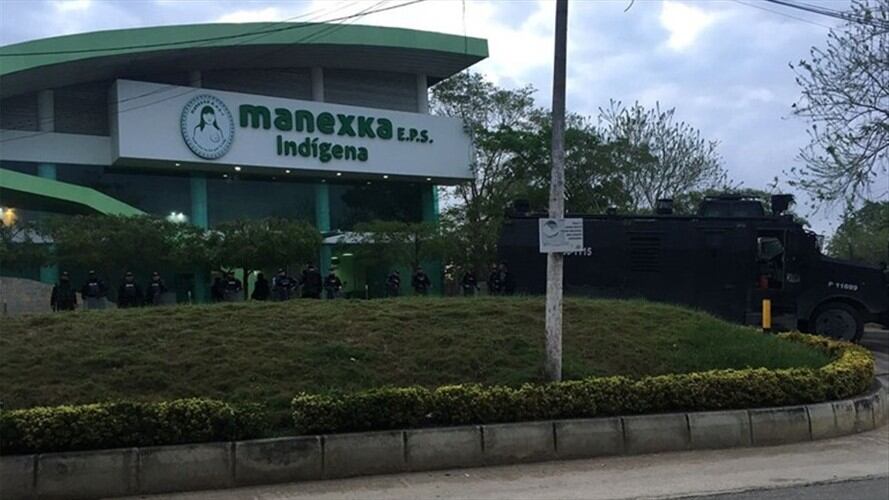 Fernando Barrios le pagó para hablar sobre supuestos malos manejos en la EPS indígena Manexka y mentir en contra de la cabeza de esta entidad, el médico indígena Pedro Pestana. Foto: W Radio