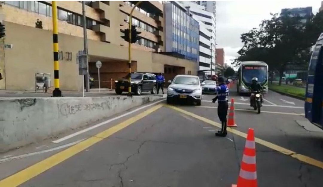Habilitan reversible en la calle 85 para descongestionar la subida a La Calera
