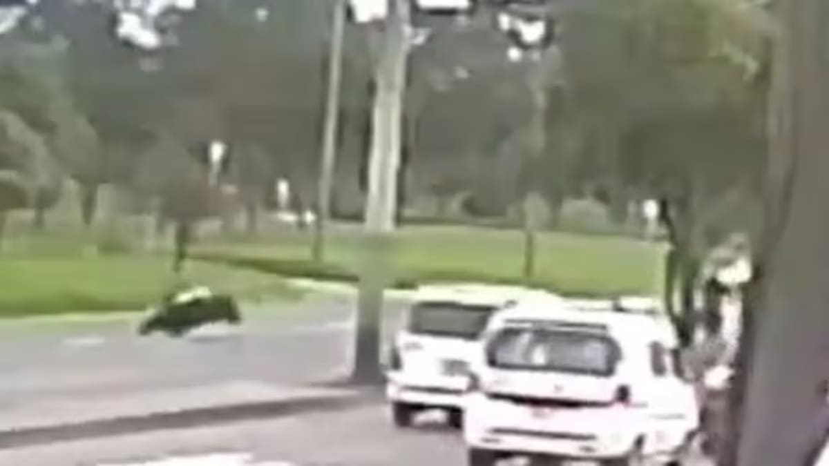 VIDEO del accidente de tránsito frente a la Embajada de EE.UU.: ¿qué sucedió?