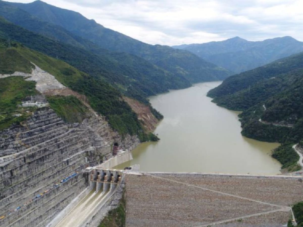 Informe de Pöyry reabre polémica por cambio de contratistas en Hidroituago