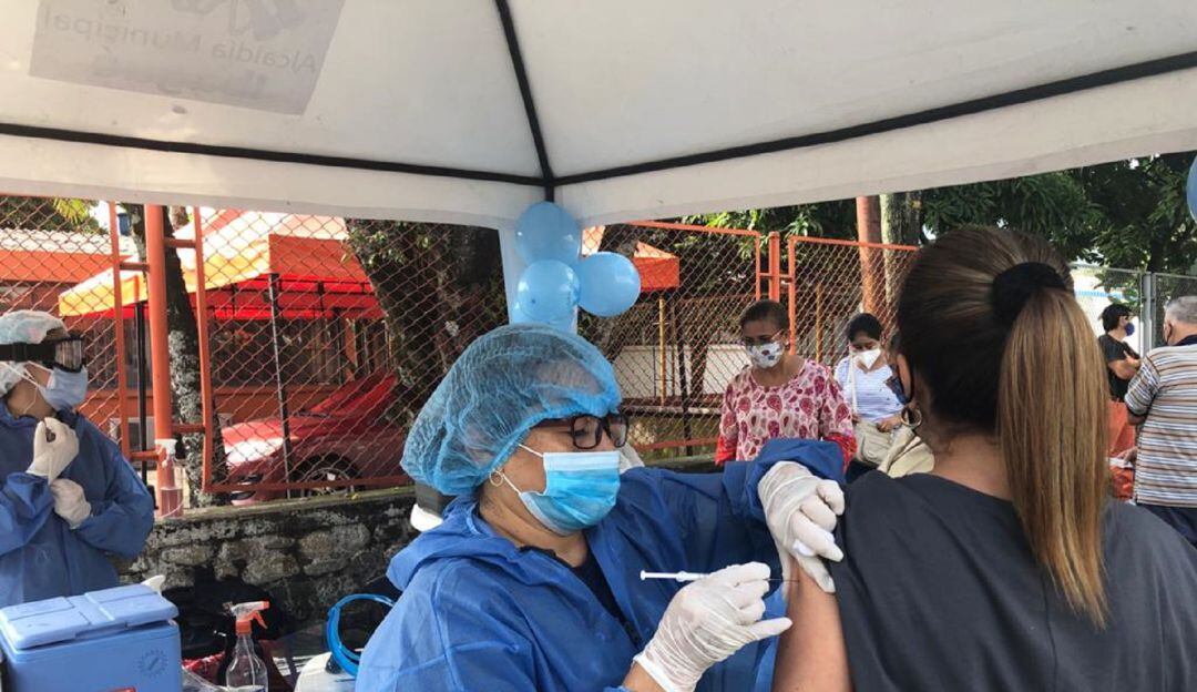 Vacunación COVID-19 