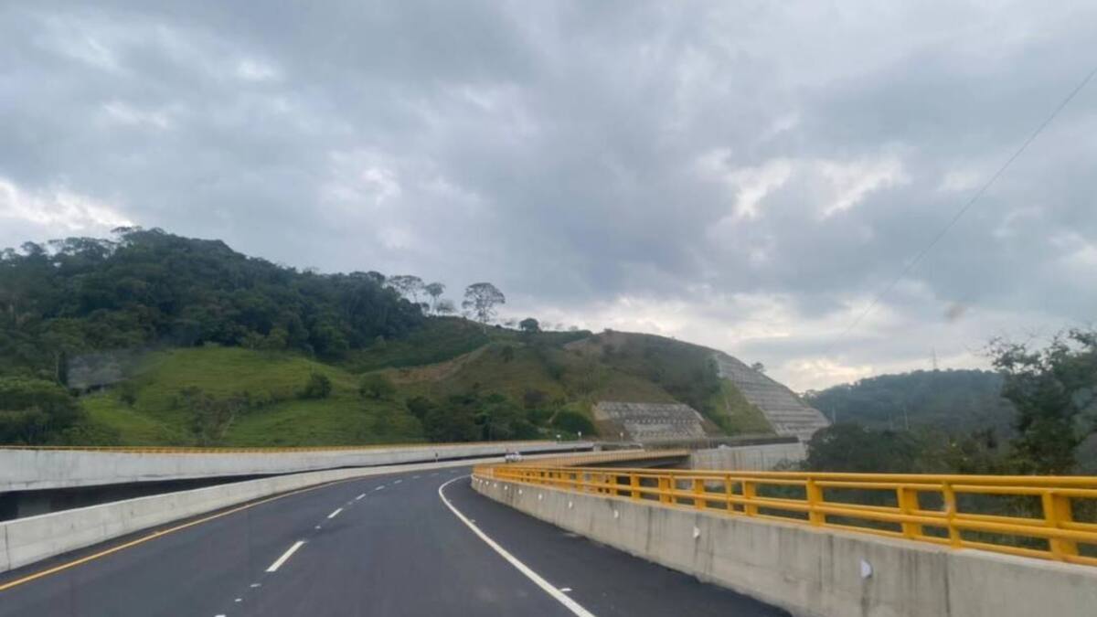 ¿Cómo avanzan las vías 4G en Antioquia?