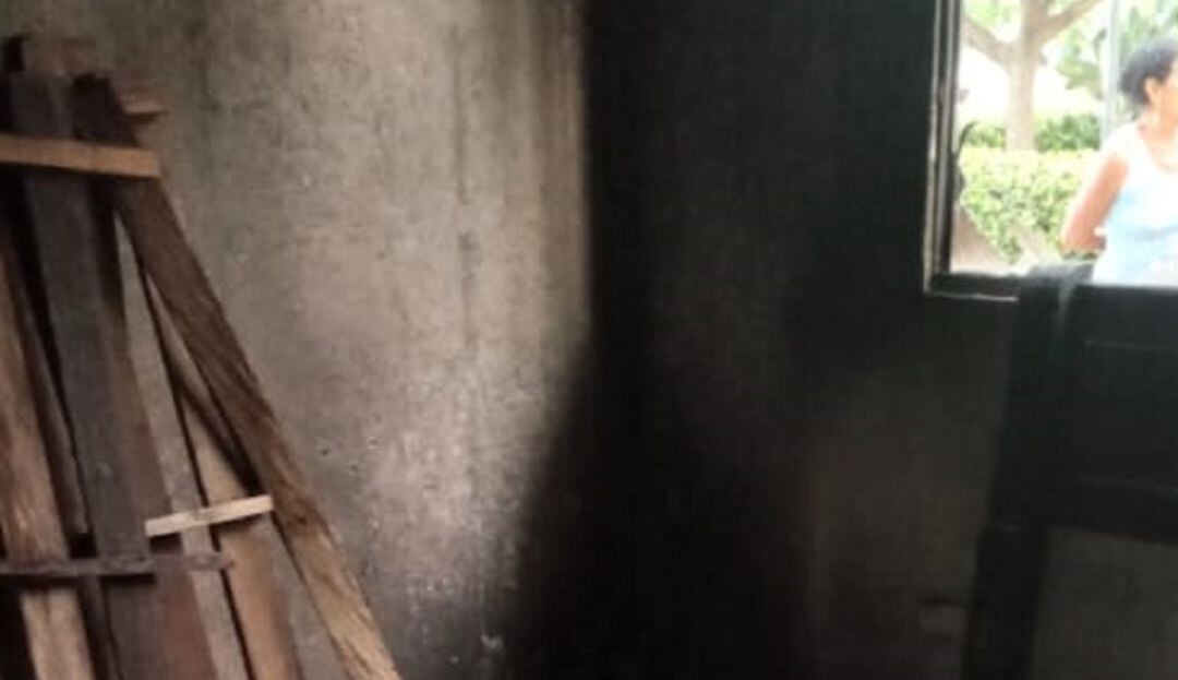 La Mesa del Movimiento Social de Mujeres realizará una jornada para reconstruir su casa y pidió atención psicosocial para la víctima