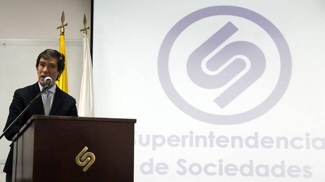 Según el superintendente Francisco Reyes, se confirmó la captación ilegal y será investigada penalmente por la Fiscalía. Foto: Colprensa - Luisa González