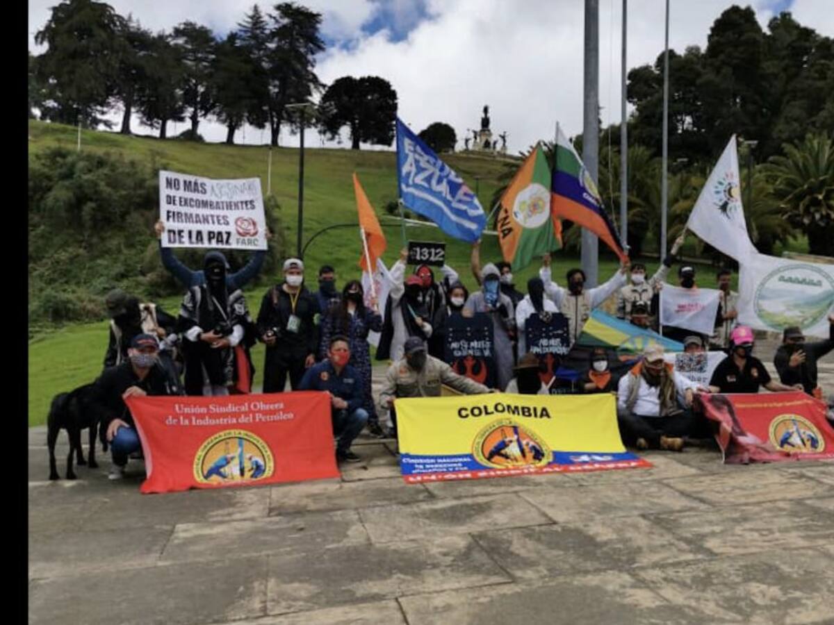 Con denuncia de líderes asesinados finaliza marcha en el Puente de Boyacá