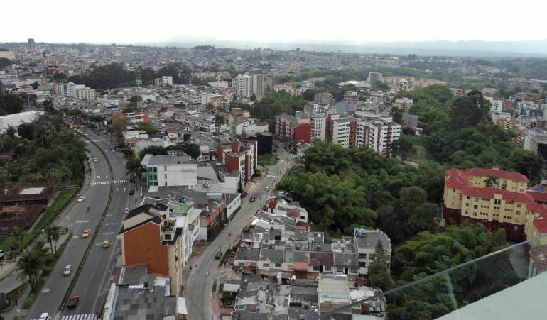 De lunes a viernes escuche 1150AM Las noticias de la región 