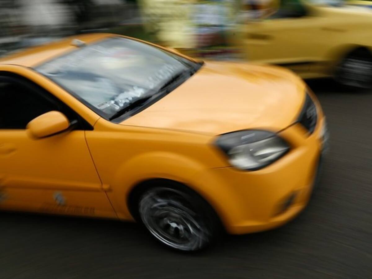 Taxistas de Cali recogerán firmas para regulación de plataformas de transporte