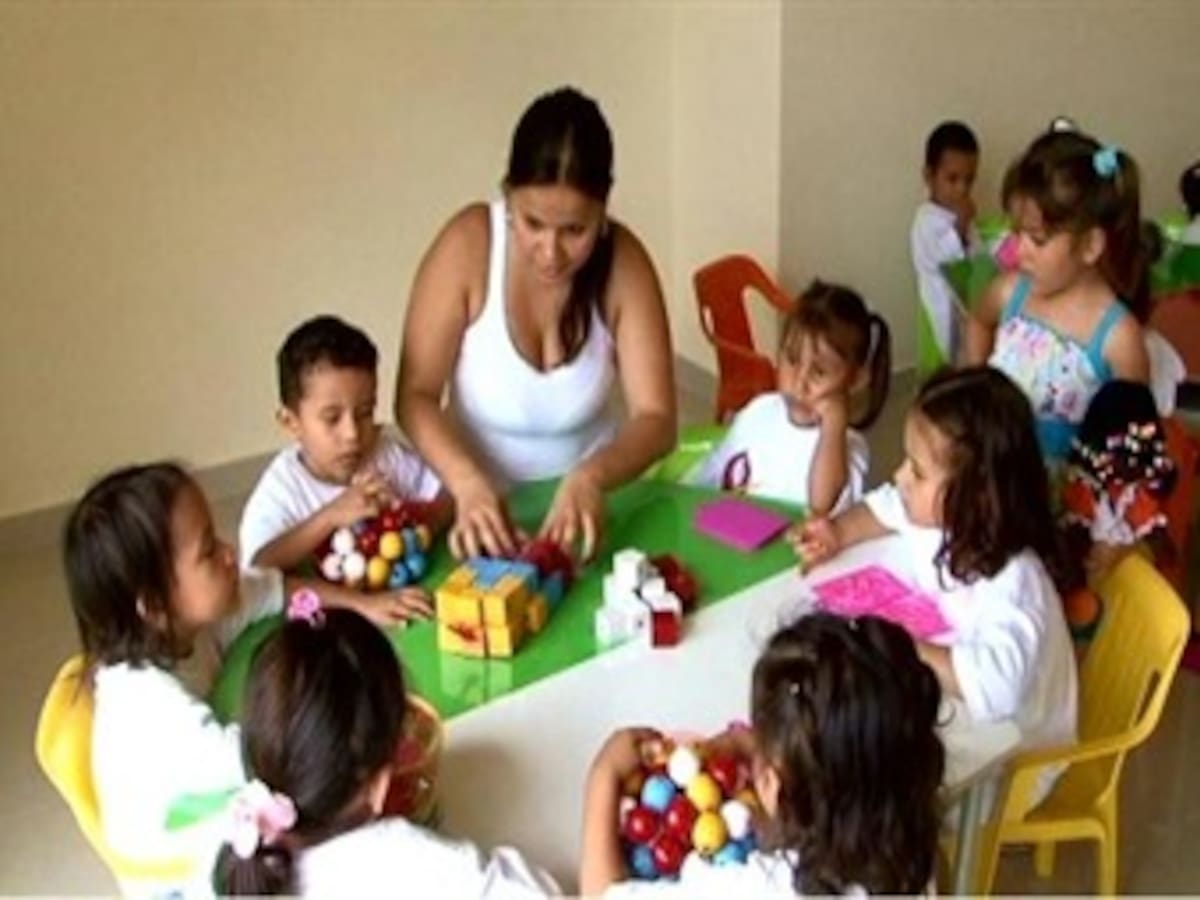 Con o sin apoyo del Gobierno, Congreso aprobaría aumento de salario a madres comunitarias