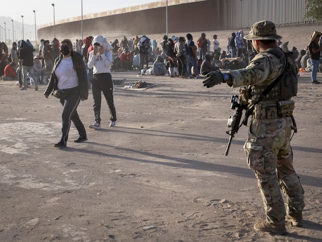 Hemos usado la fuerza para controlar comportamientos violentos de deportados en vuelos: EE:UU.