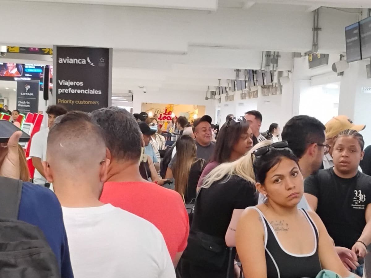 Nuevas quejas por parqueaderos y retrasos en vuelos en el Aeropuerto Alfonso Bonilla Aragón