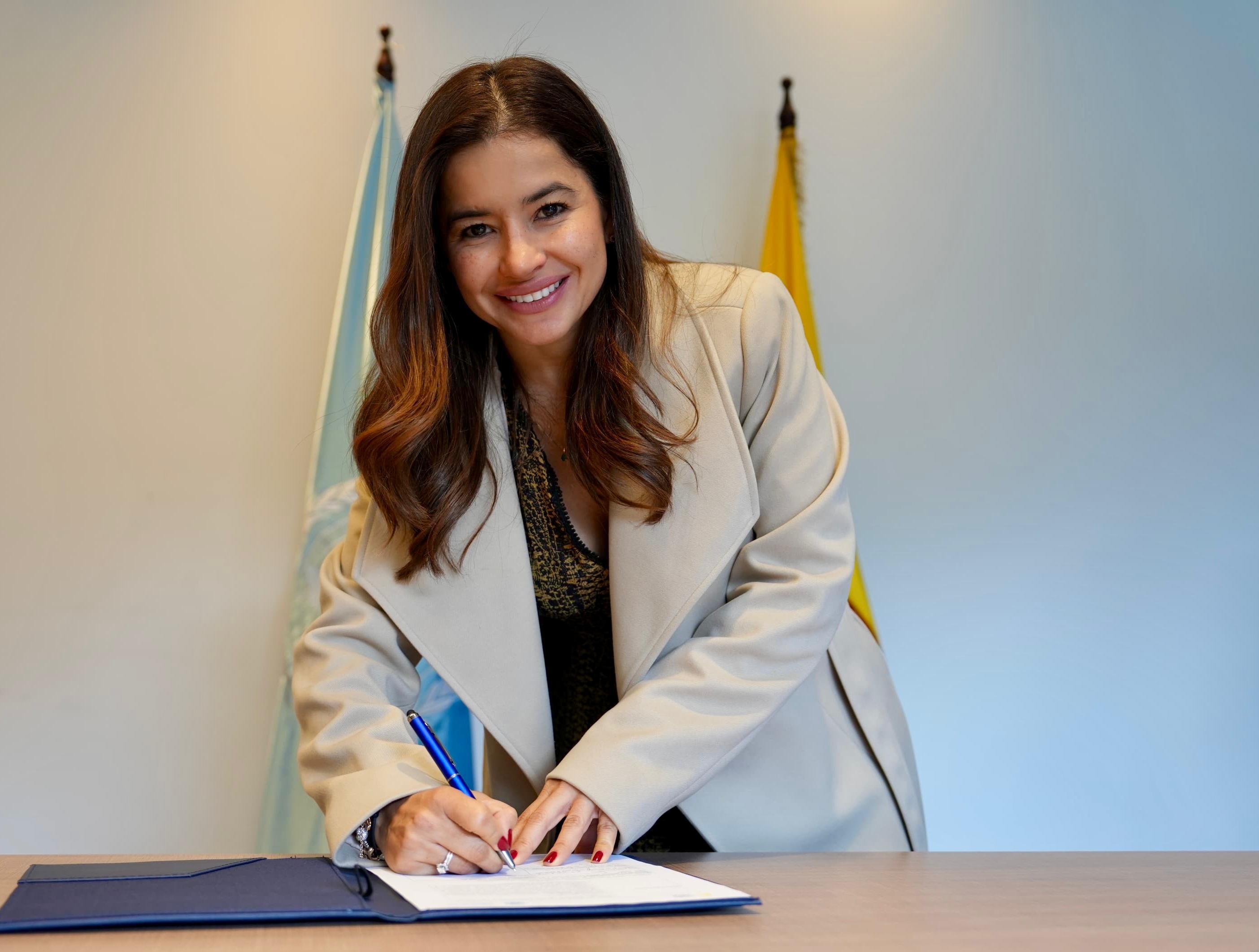 Firma de acuerdo de financiación con la Oficina de las Naciones Unidas. Foto: Corantioquia.