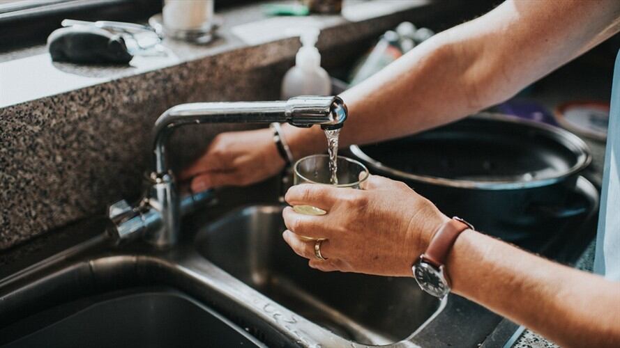 La Superintendencia de Servicios Públicos Domiciliarios confirmó que inició averiguaciones preliminares contra 19 empresas de energía, acueducto y alcantarillado. Foto: Getty Images