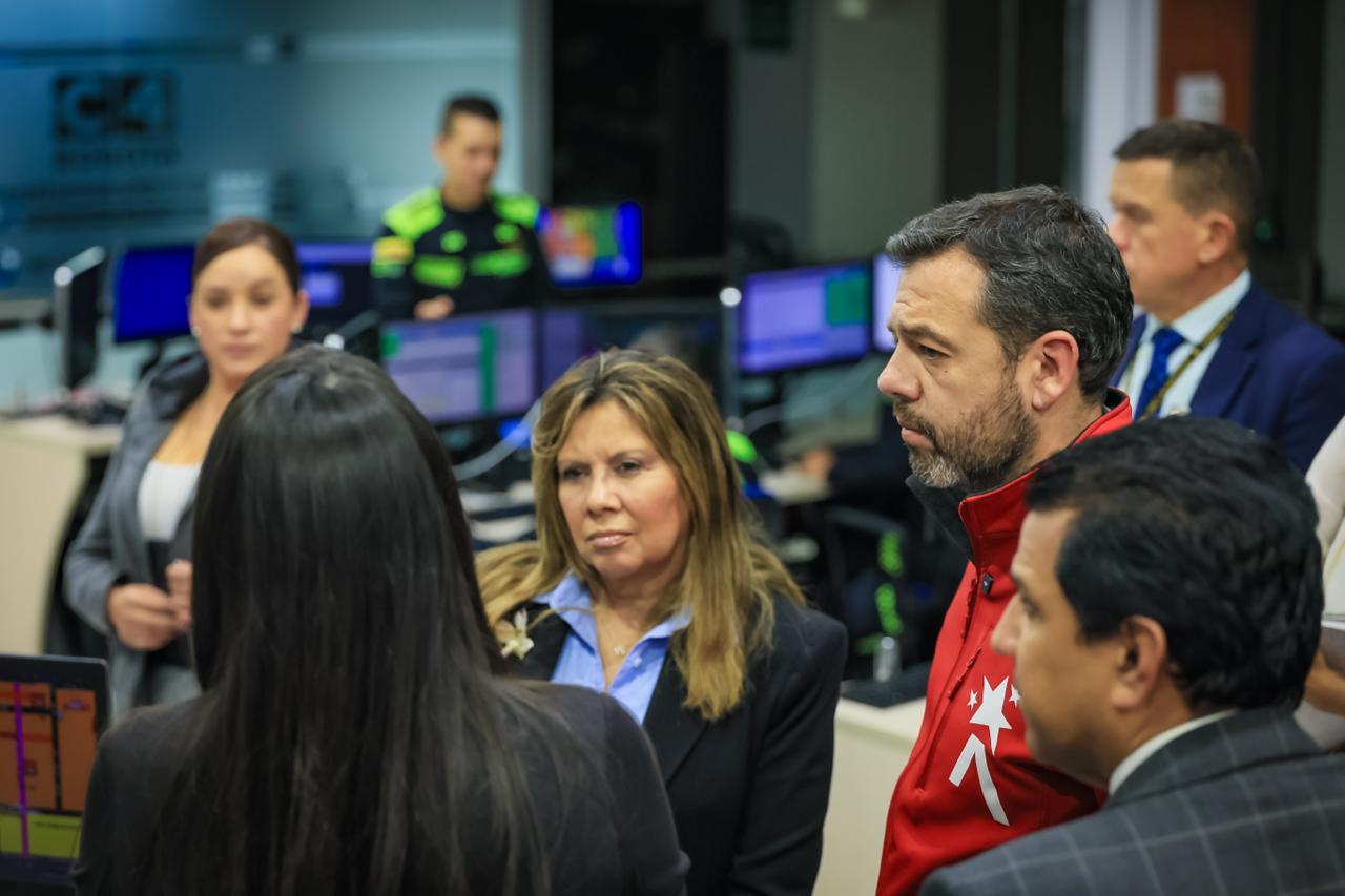 La fiscal general de la Nación, Luz Adriana Camargo, visitó el C4 de Bogotá