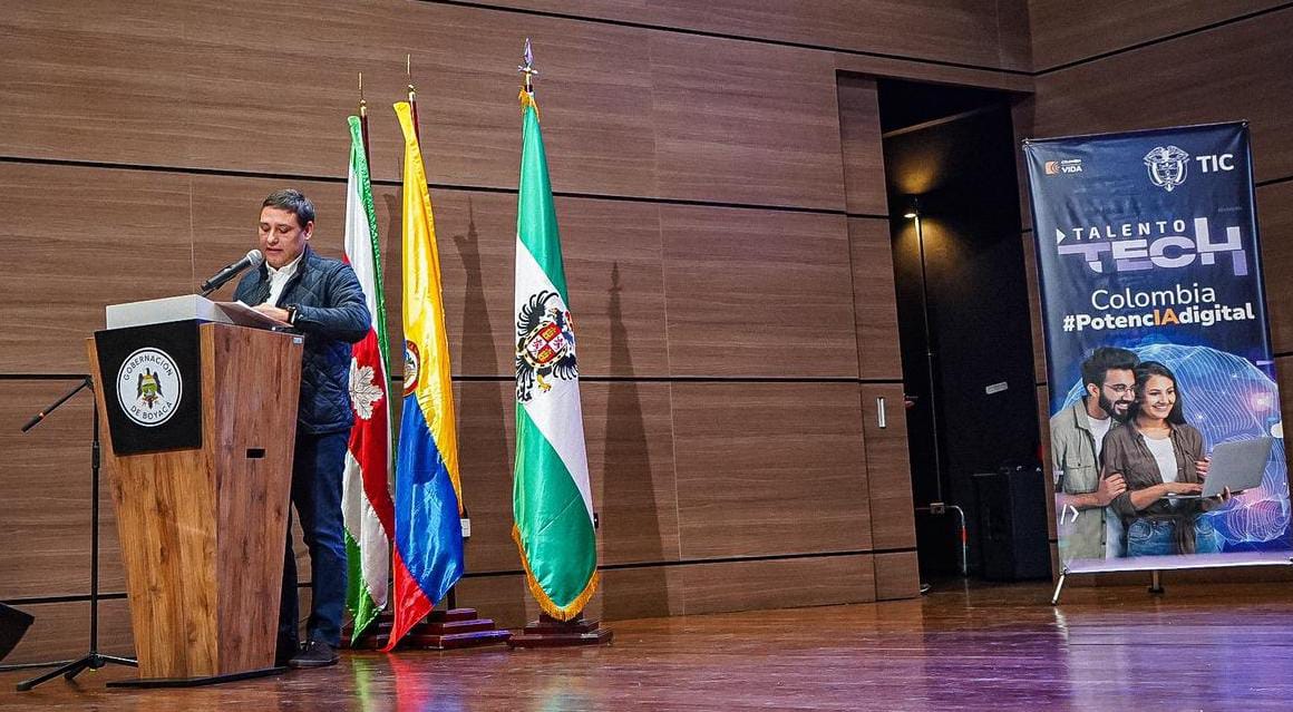 El ministro de las Tics, Mauricio Lizcano, dio a conocer en Tunja la inversión para conectividad que se hará en el departamento de Boyacá / Foto. MinTic