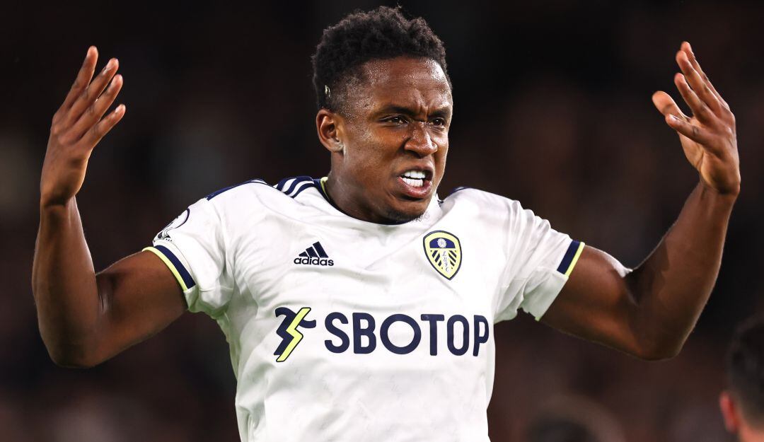 Luis Sinisterra marcó su primer gol en Premier League con Leeds United.