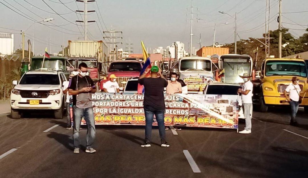 Los transportadores aseguran que si no levantan las talanqueras volverán a bloquear