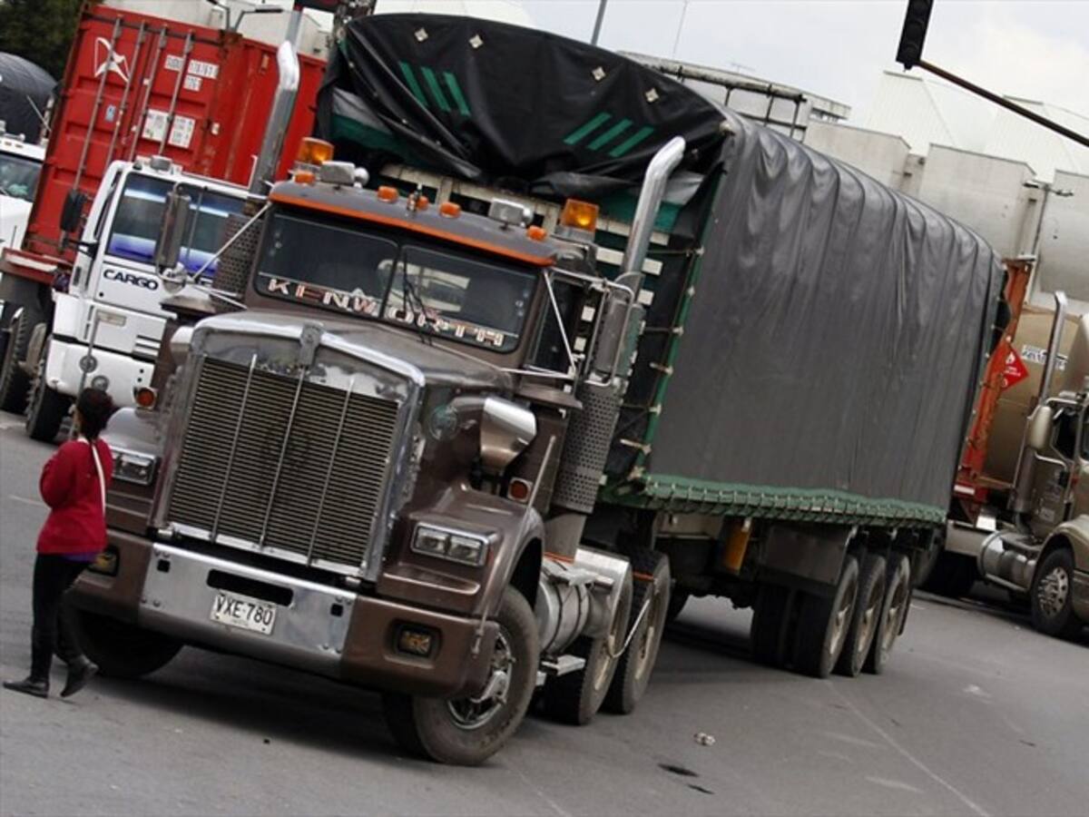 Por cartel de la chatarrización detienen a 18 líderes camioneros
