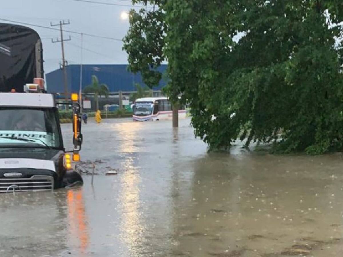 Cierran algunas vías de Cartagena debido a emergencia causadas por lluvias