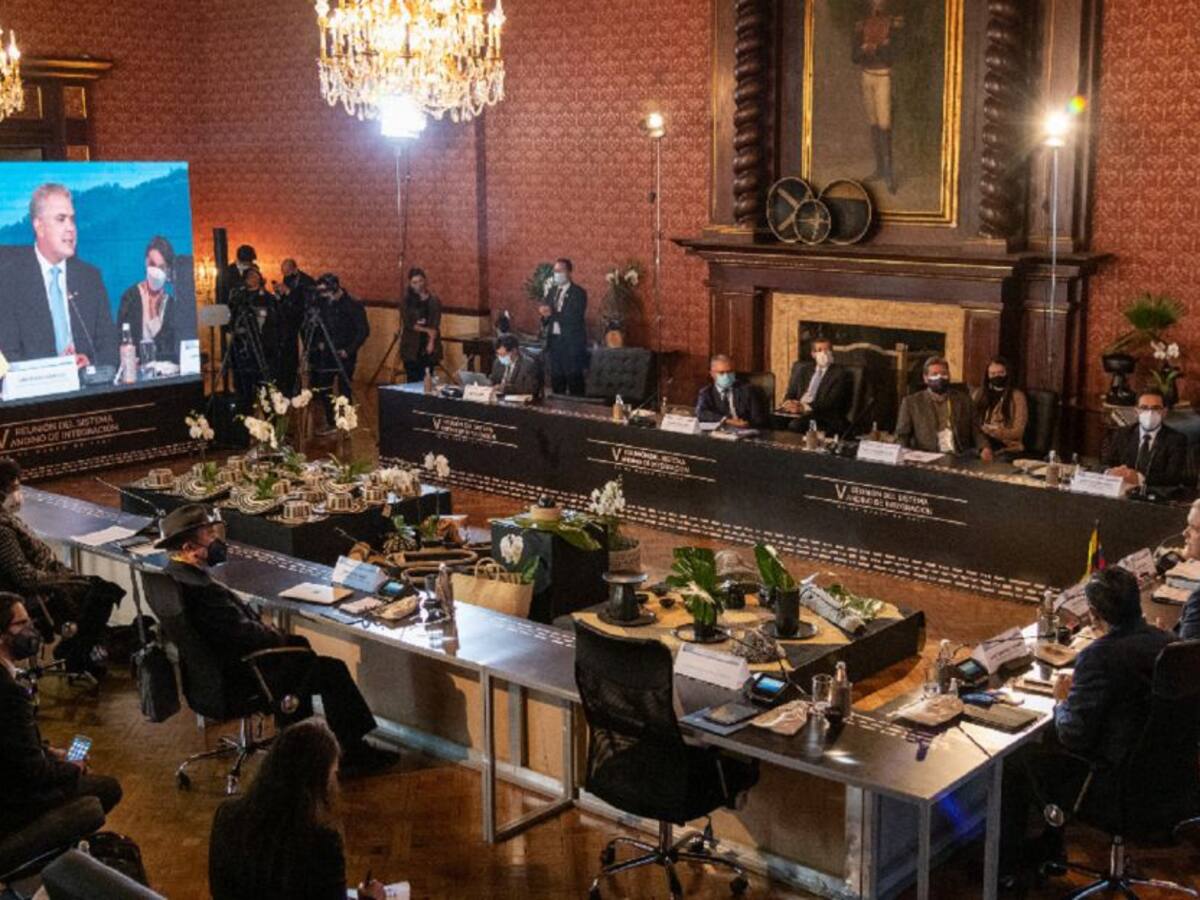 Duque pide aceleración a la distribución de vacunas en la comunidad Andina