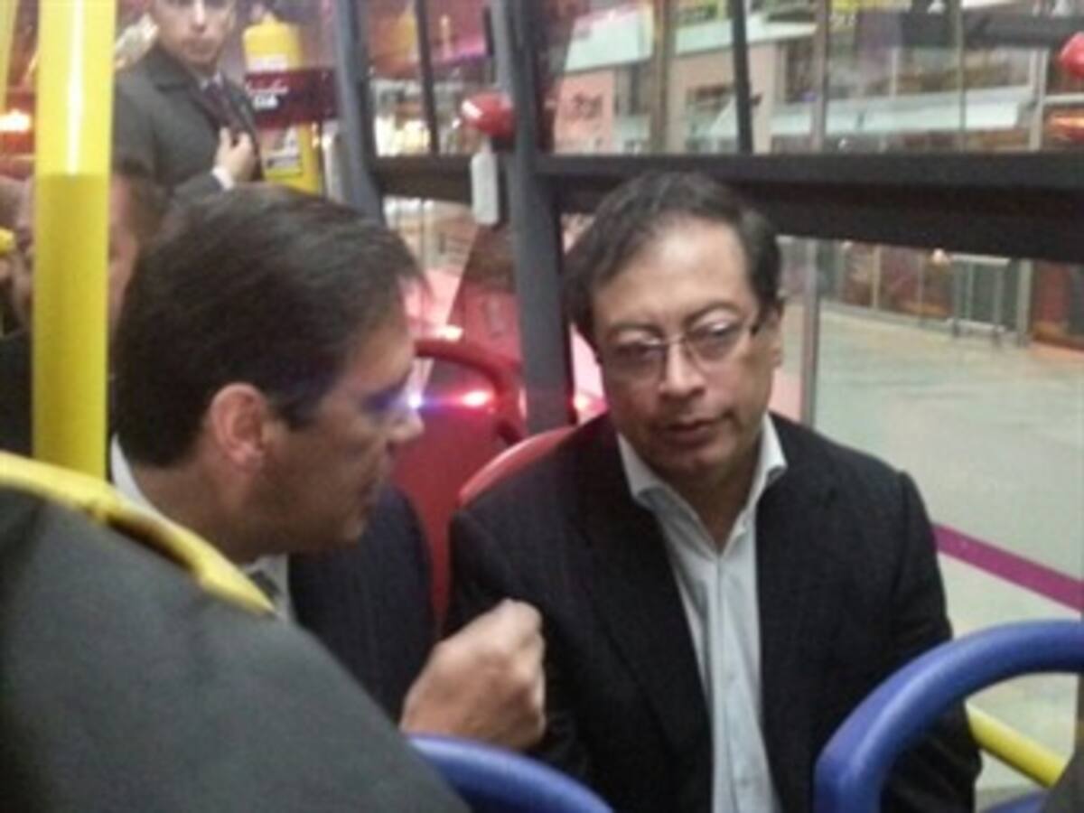 Inauguran ruta de buses híbridos desde y hacia el aeropuerto de El Dorado