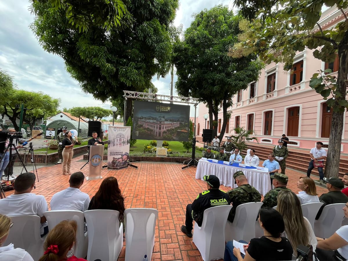 Gobernación de Norte de Santander realizó la entrega de elementos logísticos al ejército nacional