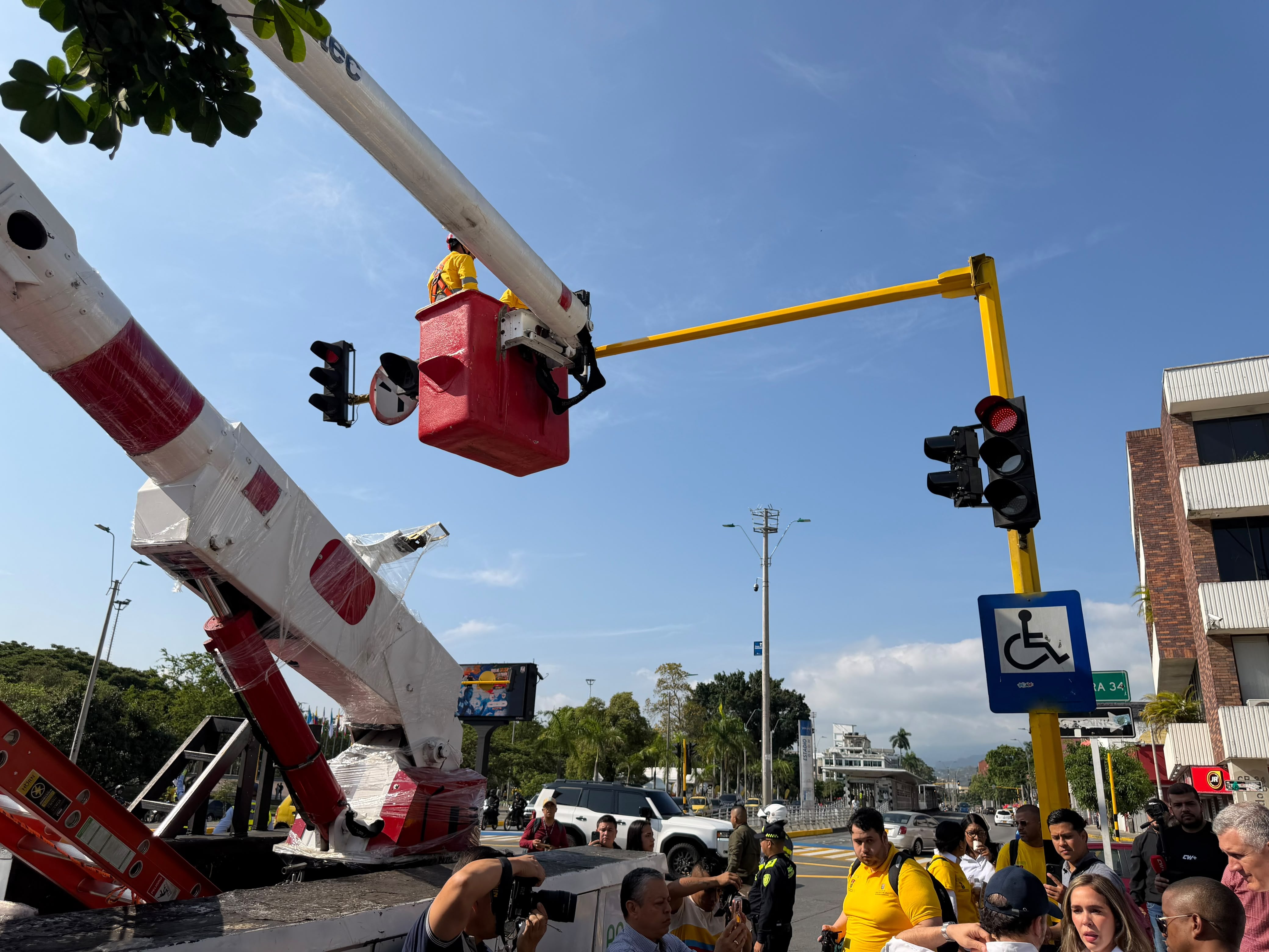 En Cali liquidan contrato de semáforos inteligentes y anuncian nuevo plan de modernización