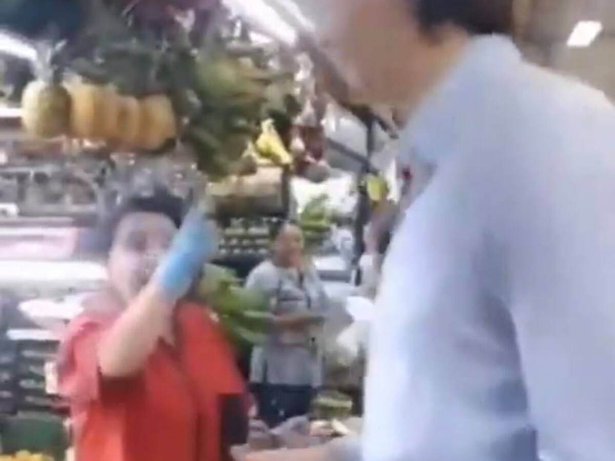 Exalcalde Daniel Quintero fue abucheado por vendedores de la Plaza Minorista de Medellín