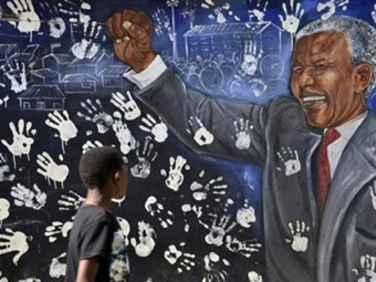 El clan Mandela se reúne para abordar el estado crítico del expresidente
