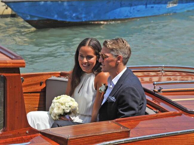 El pasado martes la pareja se casó en una ceremonia civil y el miércoles lo hicieron con una boda religiosa.
