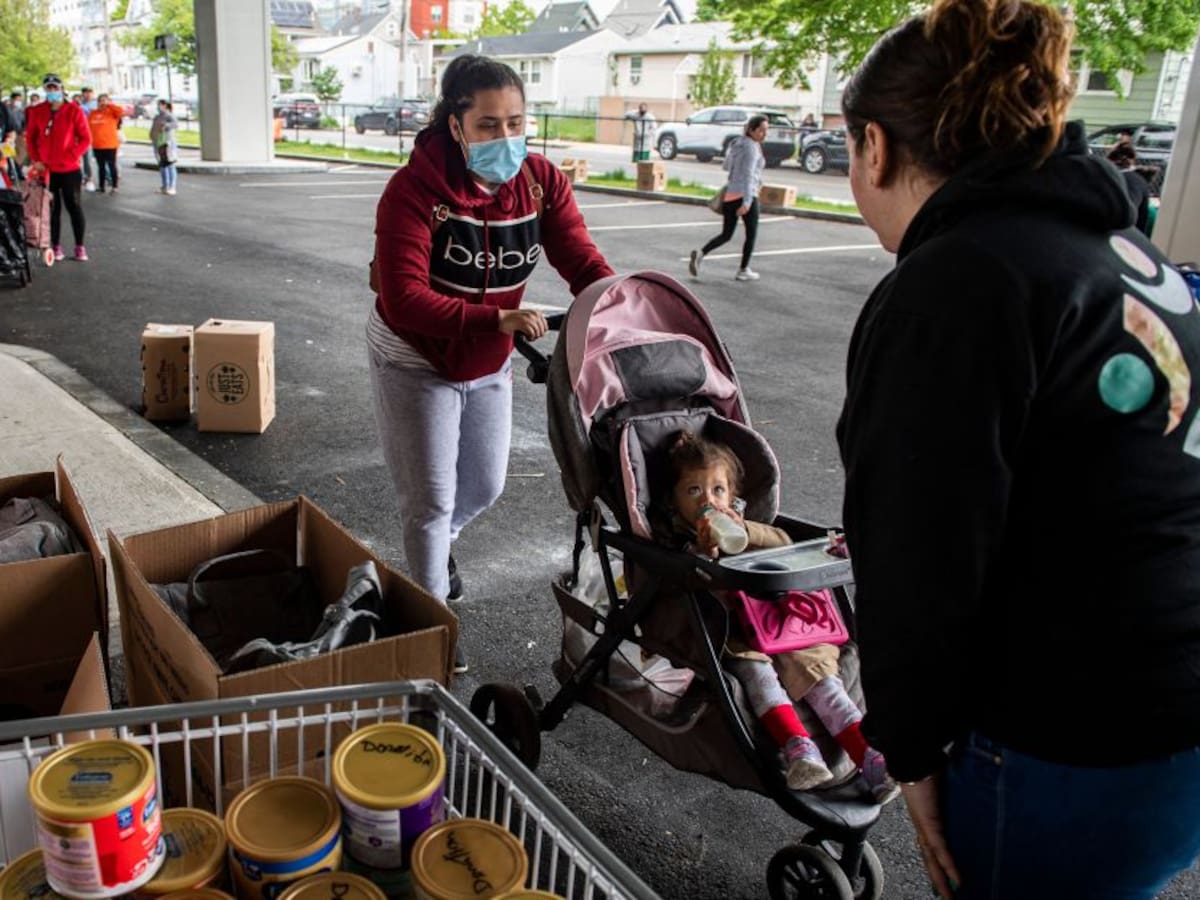 Nueva York declara estado de emergencia por escasez de fórmula para bebés