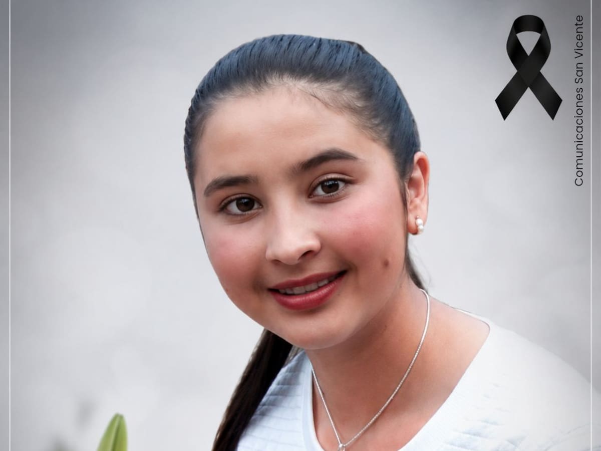 Ofrecen 50 millones para capturar a quienes asesinaron a una joven en una estación de gasolina