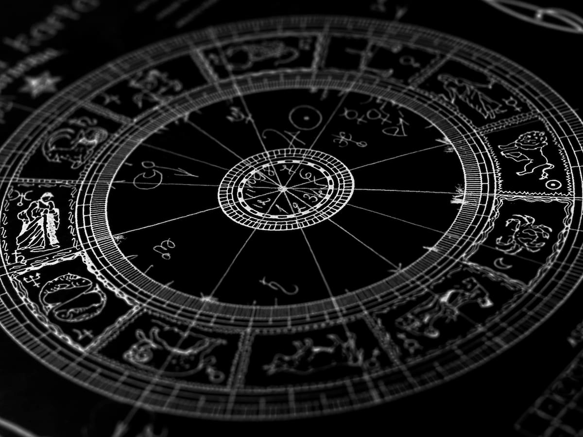 ¿Qué es el ‘horóscopo negro’ y cómo interpretarlo en cada signo?