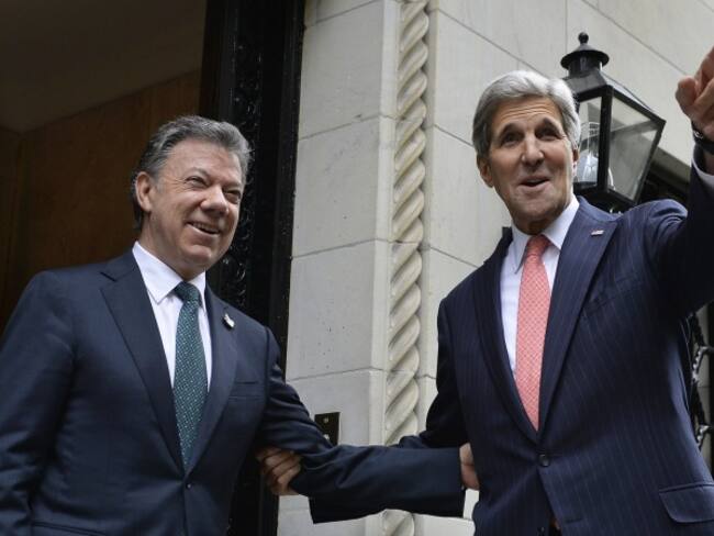 Reunión del Presidente de Colombia, Juan Manuel Santos, y el Secretario de Estado de Estados Unidos, John Kerry, este jueves en Nueva York, durante la cual trataron temas de la agenda bilateral de los dos países, entre ellos cooperación, economía, lucha antidrogas y paz.