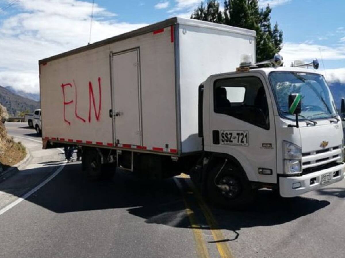 Vehículos pintados por Eln bloquearon temporalmente vía Cúcuta-Bucaramanga
