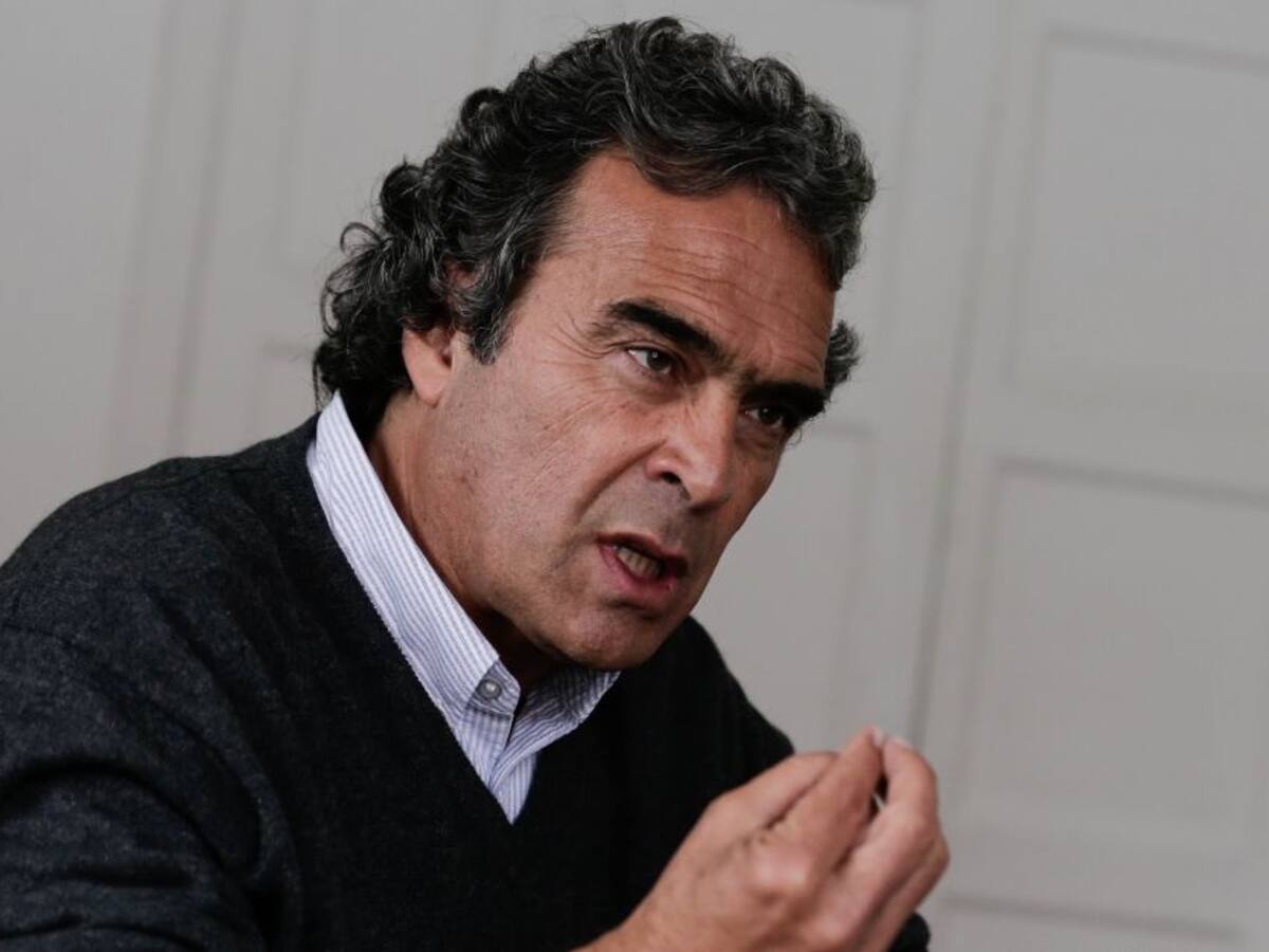 "Nos tocó hacer dos campañas": Sergio Fajardo