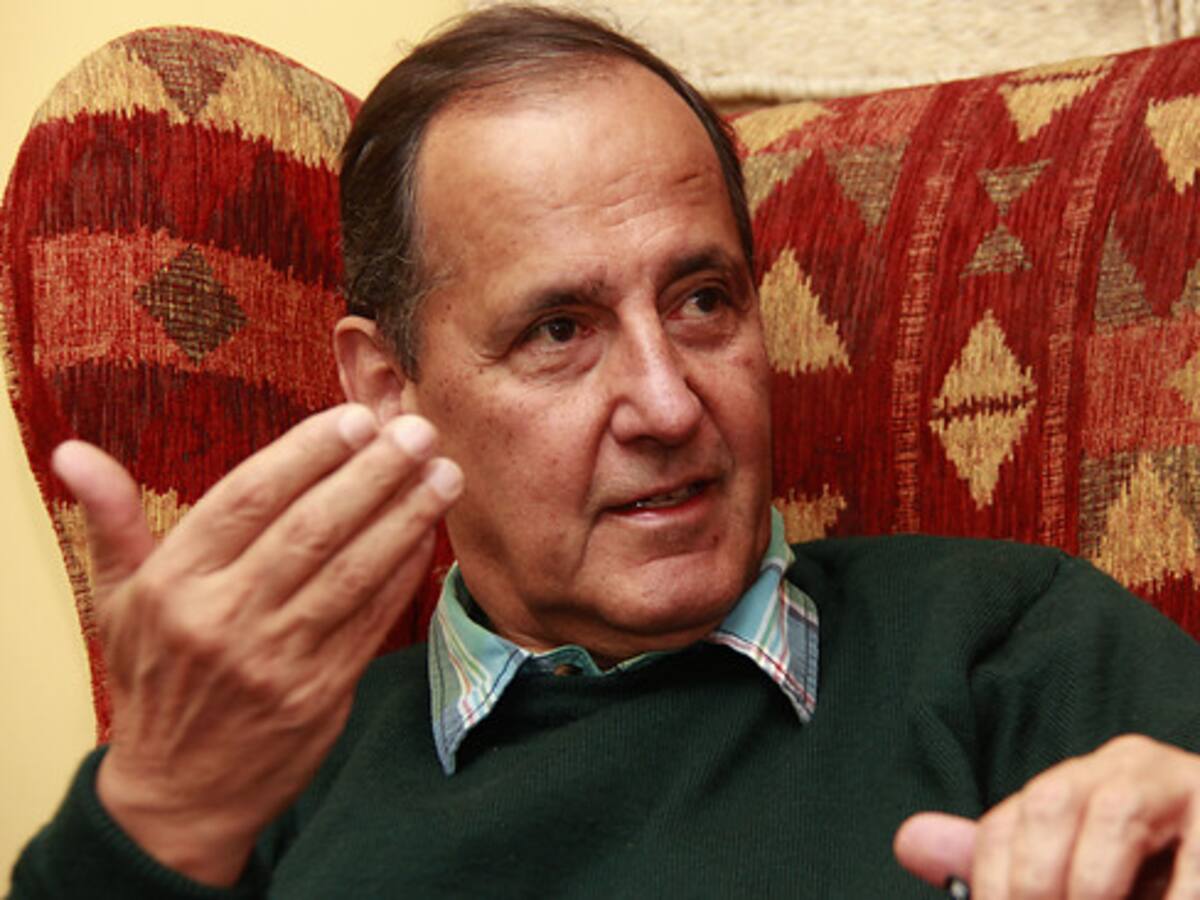 Es una equivocada propuesta desde el punto de vista fiscal: exministro Juan Camilo Restrepo sobre eliminación del IVA