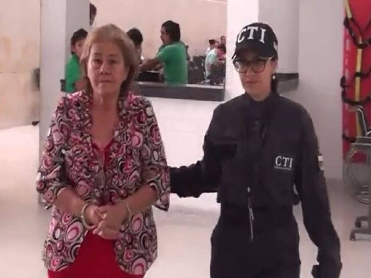 “Que no se repita” voces de rechazo por exrectora que entregó estudiantes a paramilitares