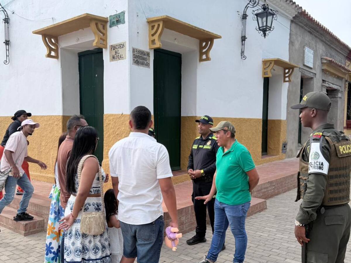 Campañas pedagógicas y acompañamiento permanente de la Policía a turistas en Mompox