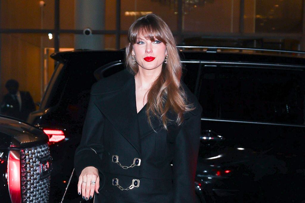 NEW YORK, NEW YORK - JANUARY 17: Taylor Swift is seen arriving to Nobu Downtown in Financial District on January 17, 2025 in New York City. (Photo by Aeon/GC Images)