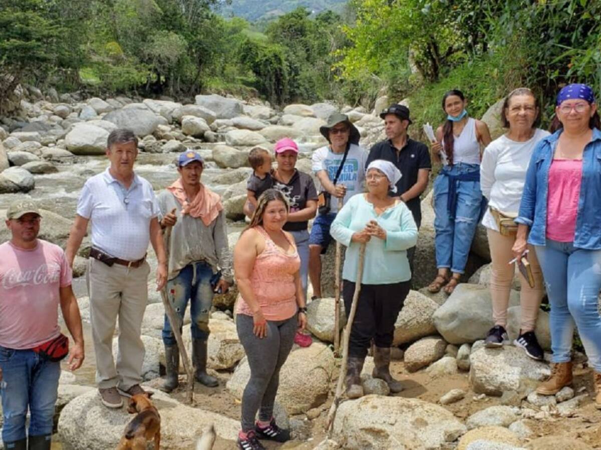 Habitantes de la vereda La Quebradita exigen la construcción de un puente
