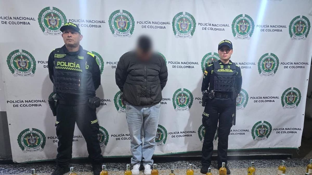 Capturan a hombre con 48 botellas de licor presuntamente adulterado en Bogotá