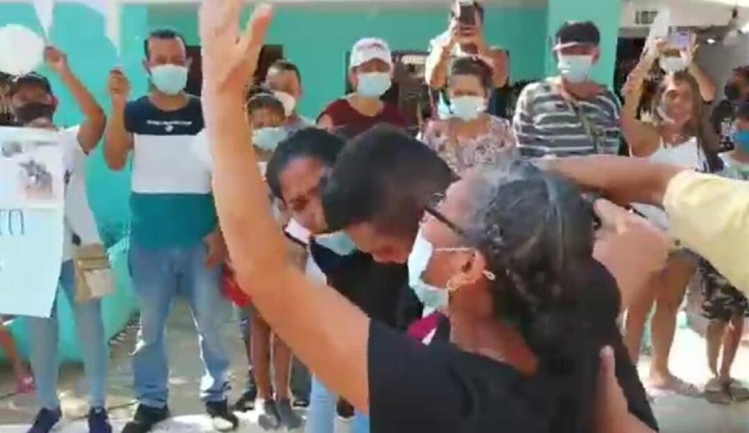 Patrullero Tomás Blanco Rolong llegando a su casa