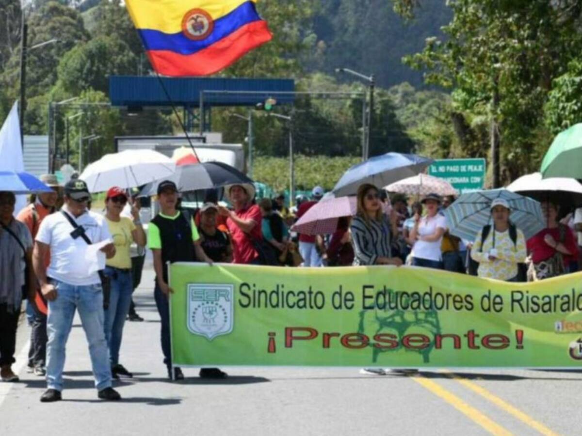 Con plantones y caravanas, docentes de Risaralda se suman a paro nacional