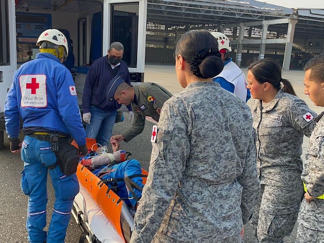 Rescate de parapentistas en la Sierra Nevada . Fuerza Aérea Colombiana